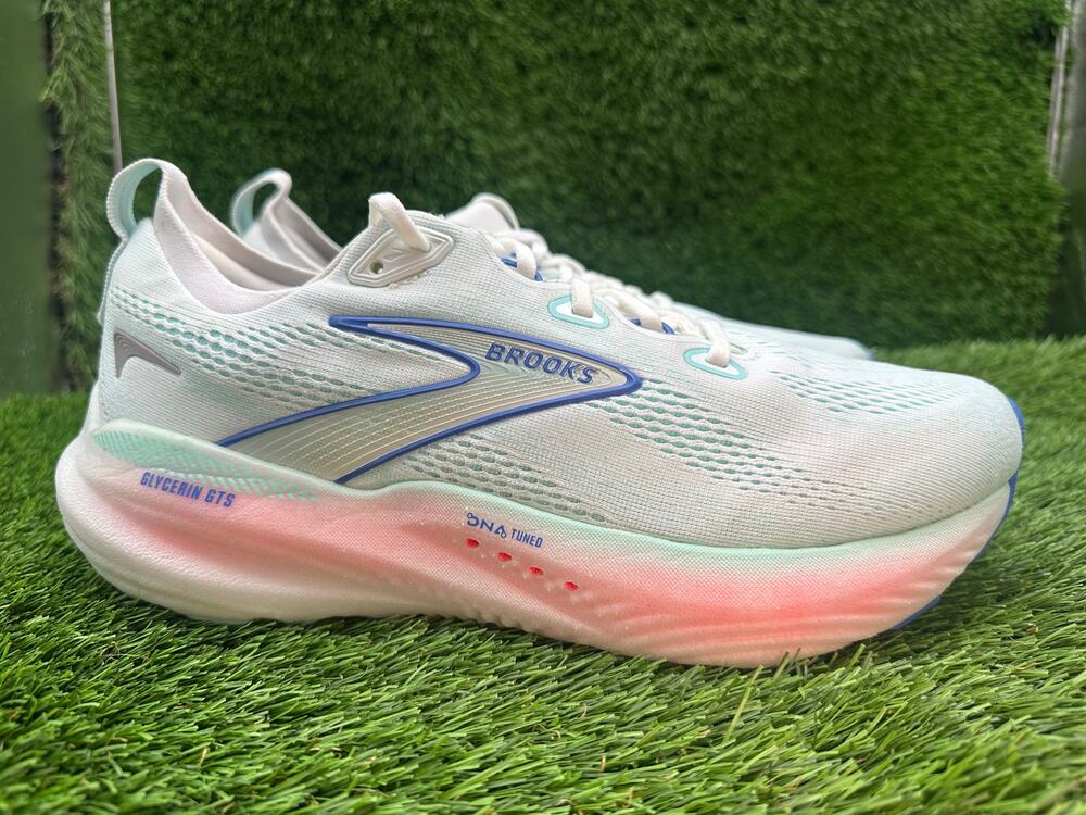 Brooks Glycerin GTS 22 1204351B110 Athletic Sneaker Women's 11B White Jacquard